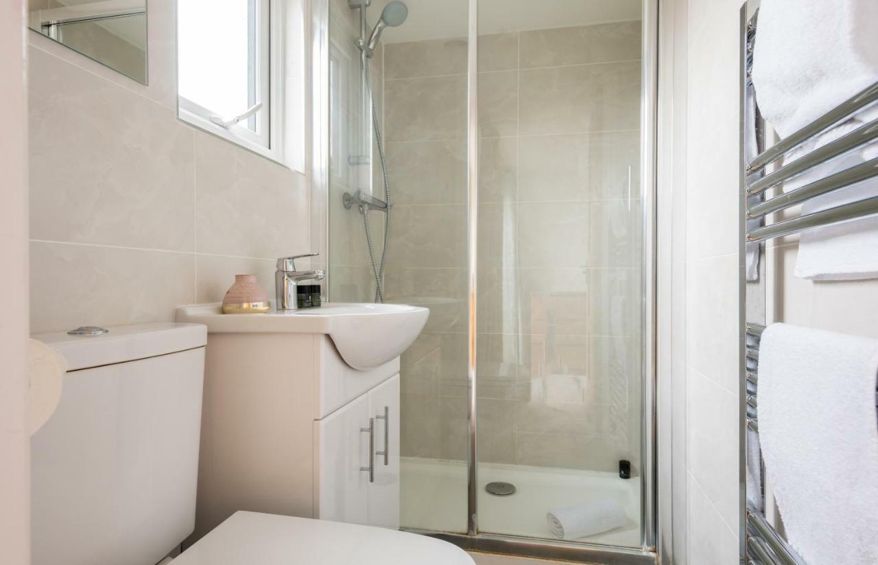 The Canary Way - Contemporary 4Bdr Home With Parking Oxford Bagian luar foto